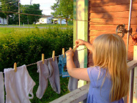Чем стирать детскую одежду